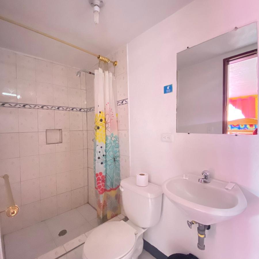 Hostal Chasqui Отавало Екстериор снимка