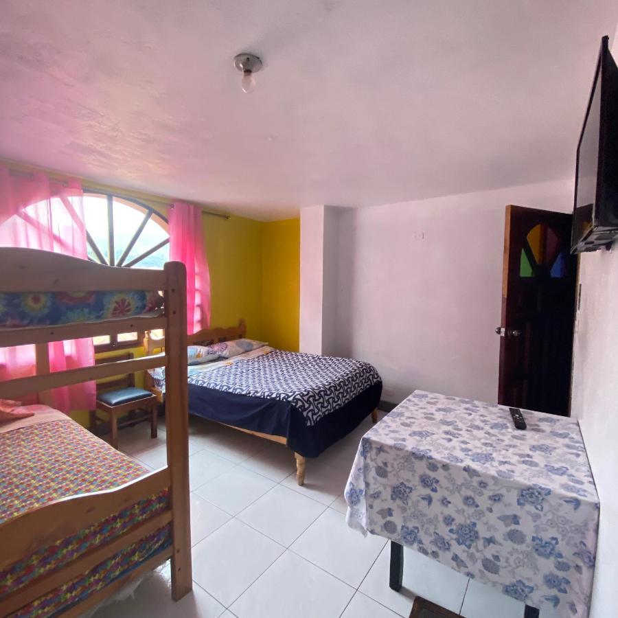 Hostal Chasqui Отавало Екстериор снимка