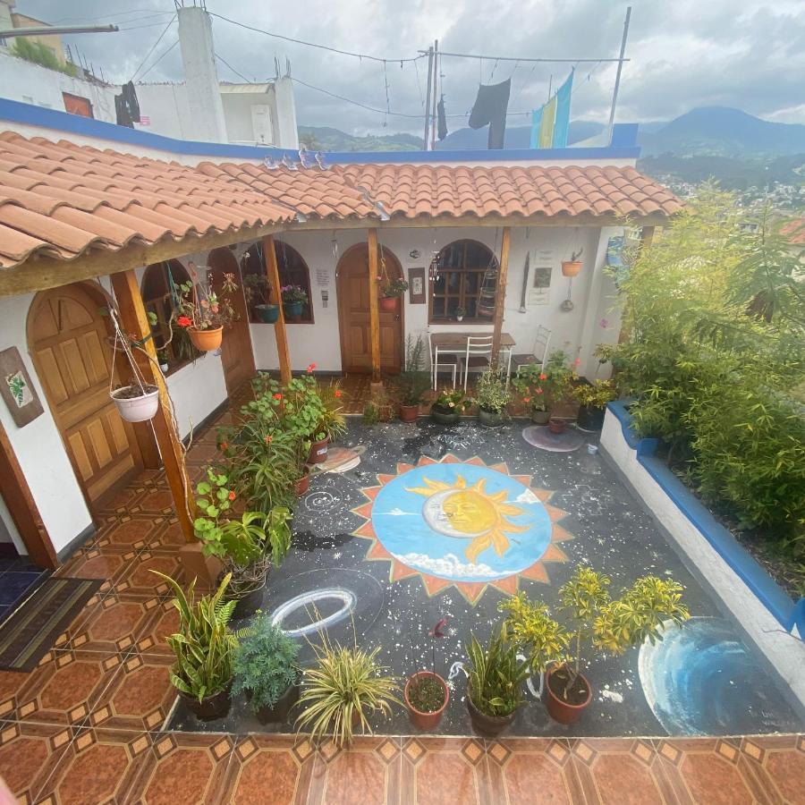 Hostal Chasqui Отавало Екстериор снимка
