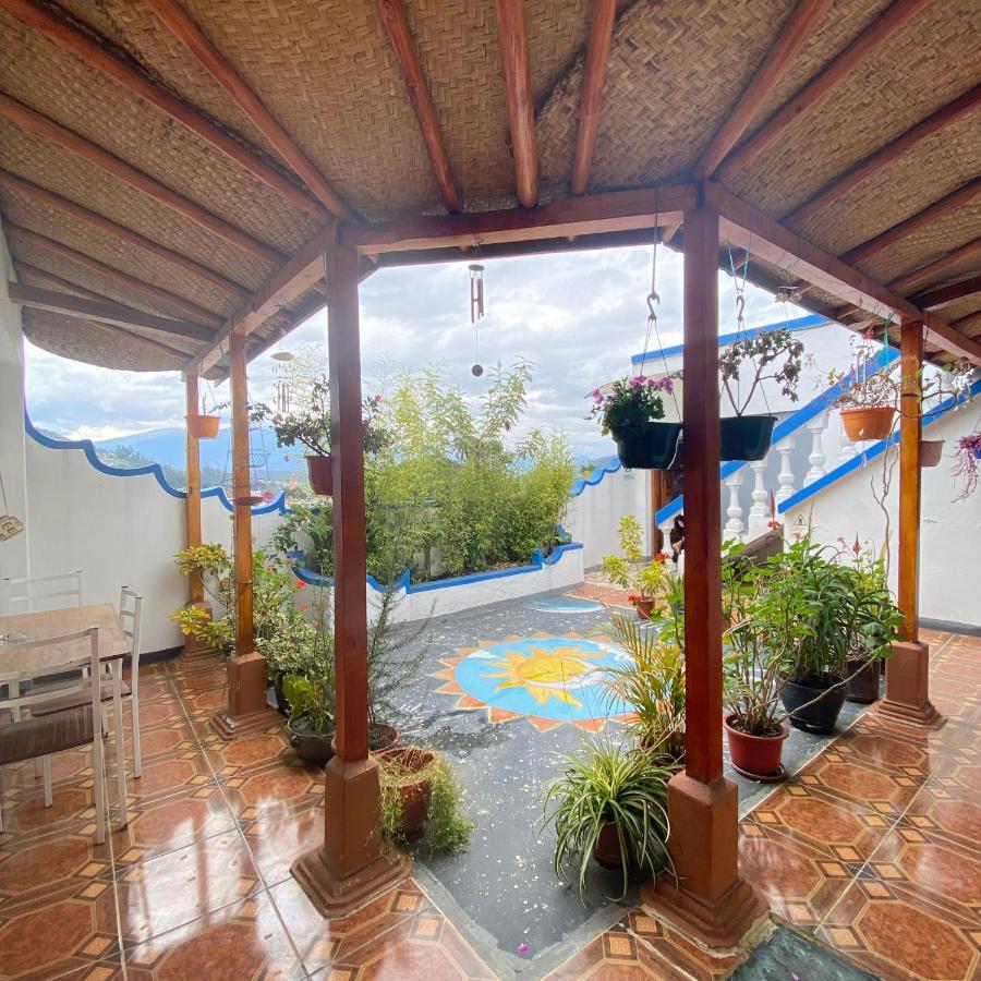 Hostal Chasqui Отавало Екстериор снимка